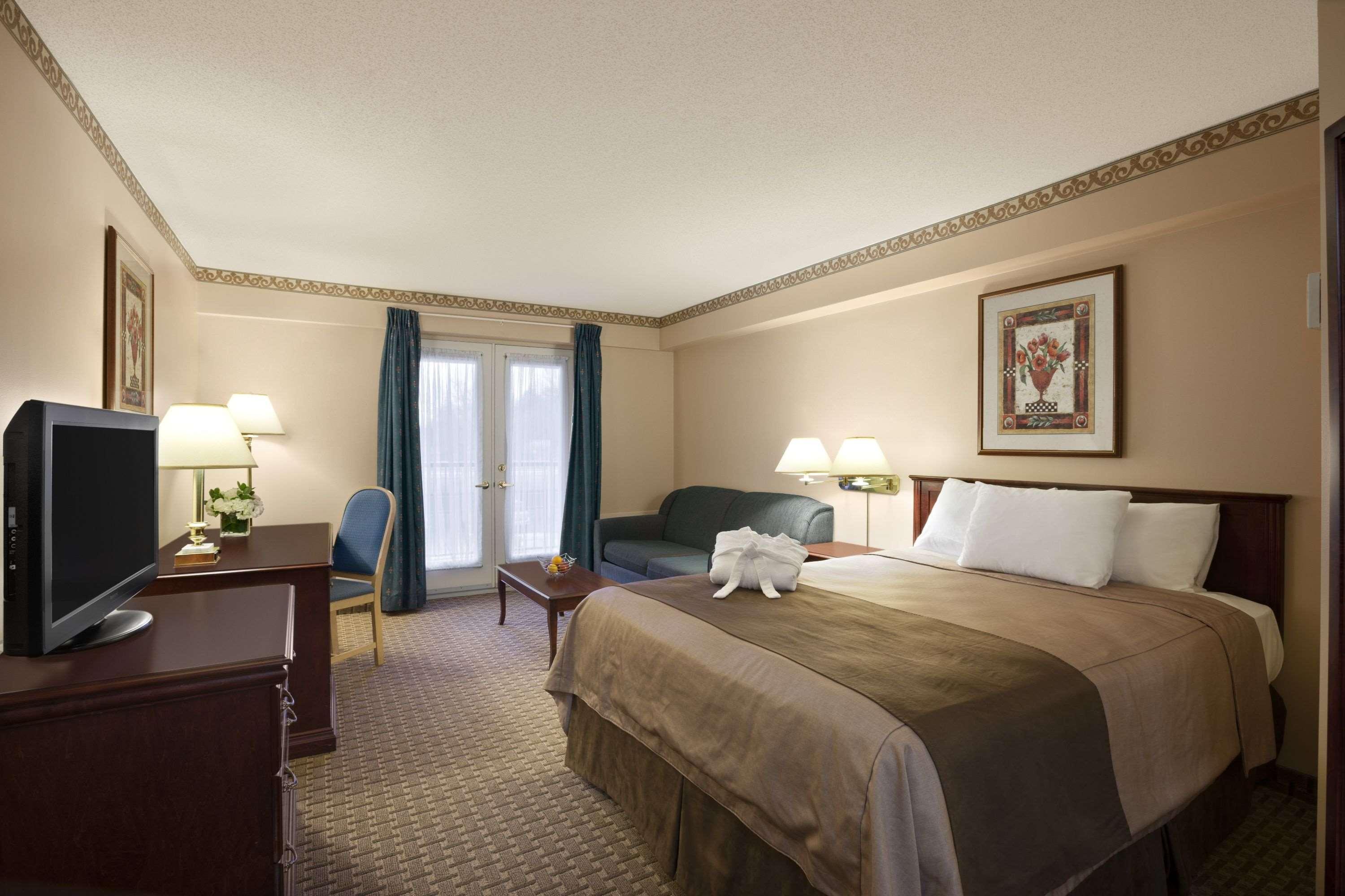ทราเวลลอดจ์ บาย วินด์แฮม ออตตาวา เวสต์ Hotel ภายนอก รูปภาพ