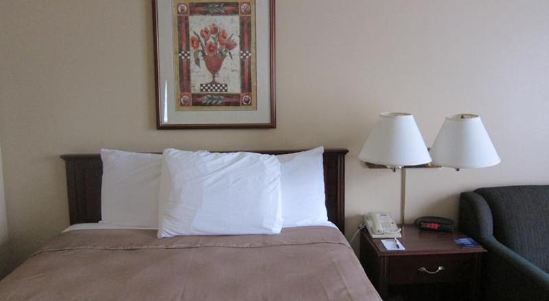 ทราเวลลอดจ์ บาย วินด์แฮม ออตตาวา เวสต์ Hotel ภายนอก รูปภาพ